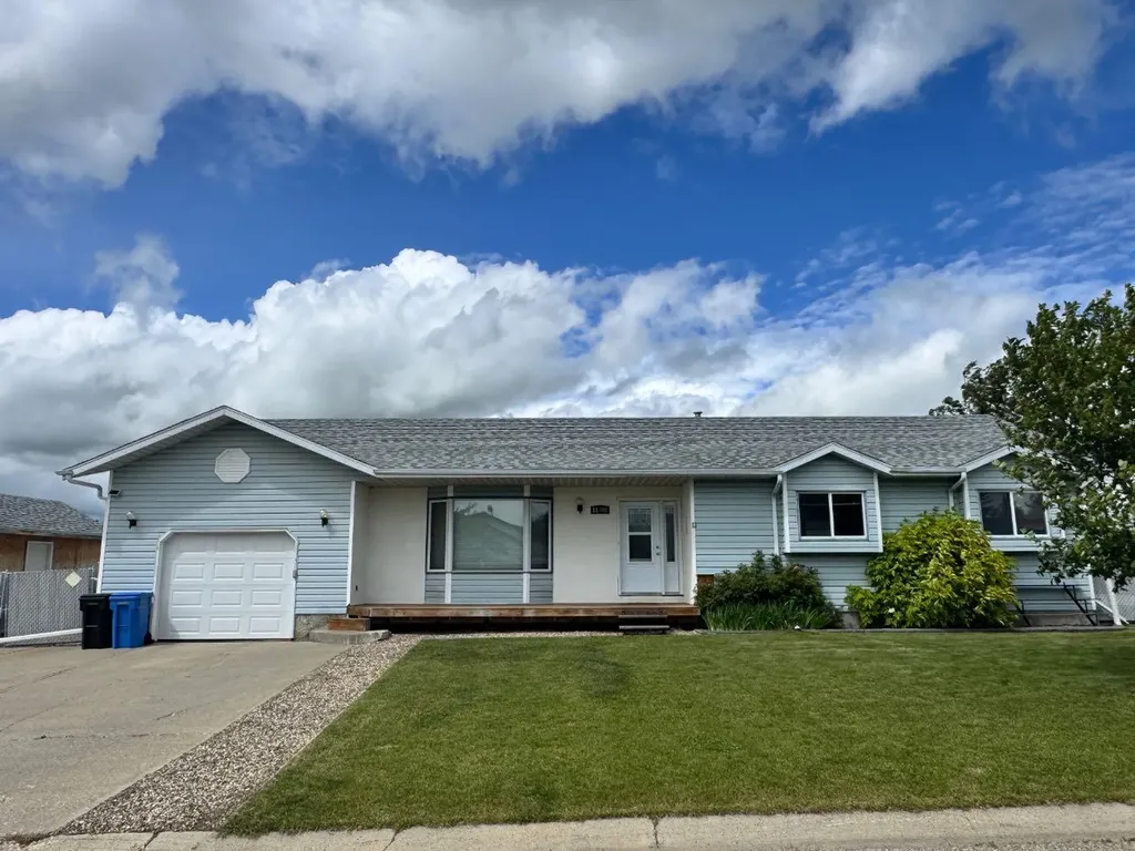 11300 110 Avenue Crescent Fairview AB T0H 1L0
