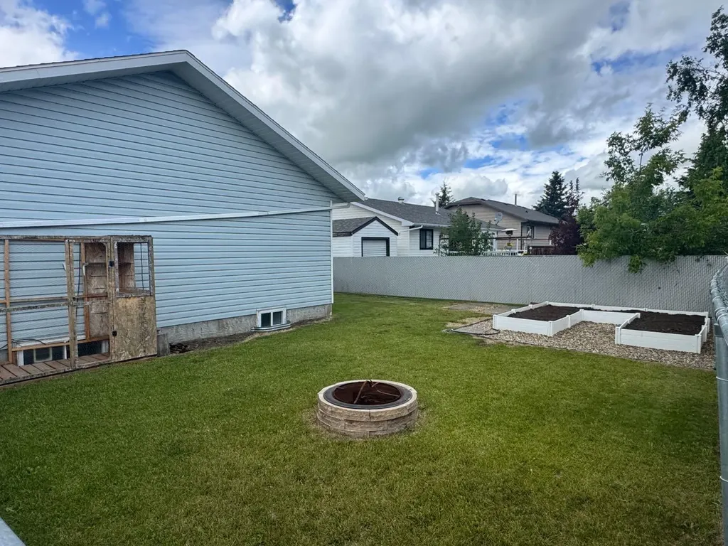 11300 110 Avenue Crescent Fairview AB T0H 1L0