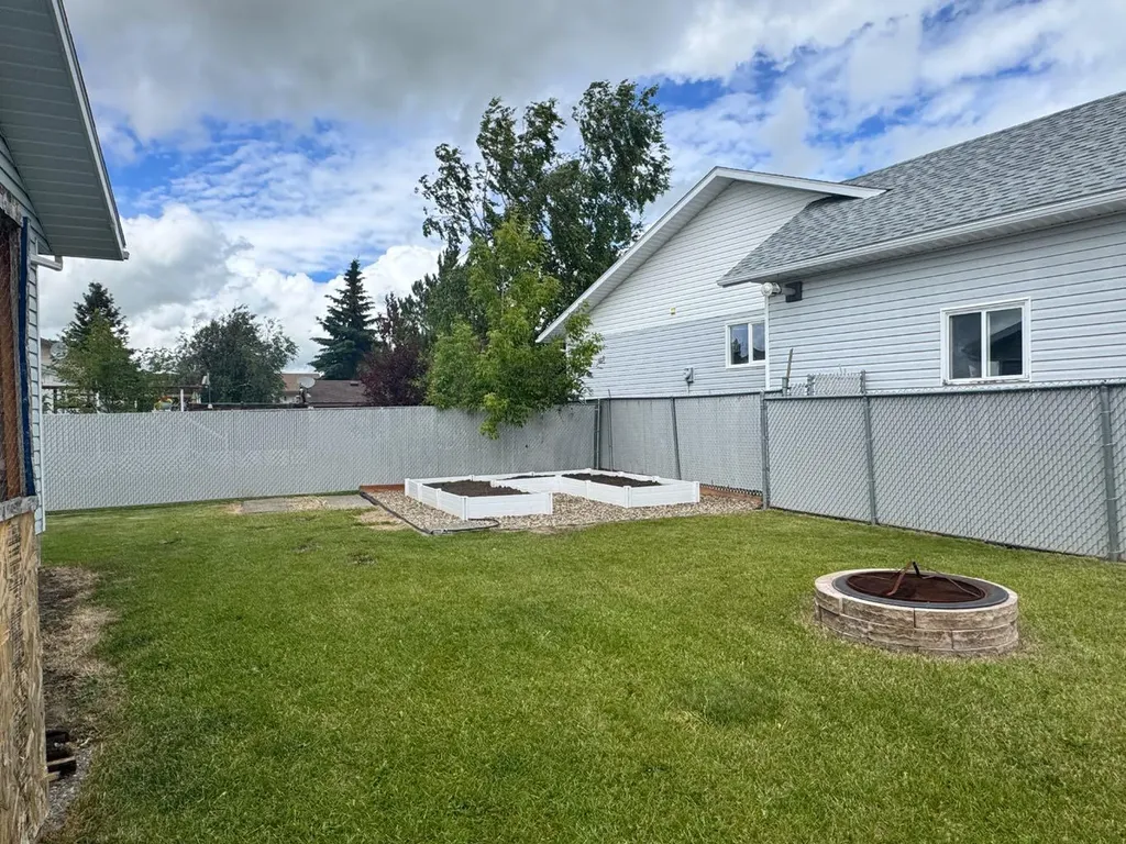 11300 110 Avenue Crescent Fairview AB T0H 1L0