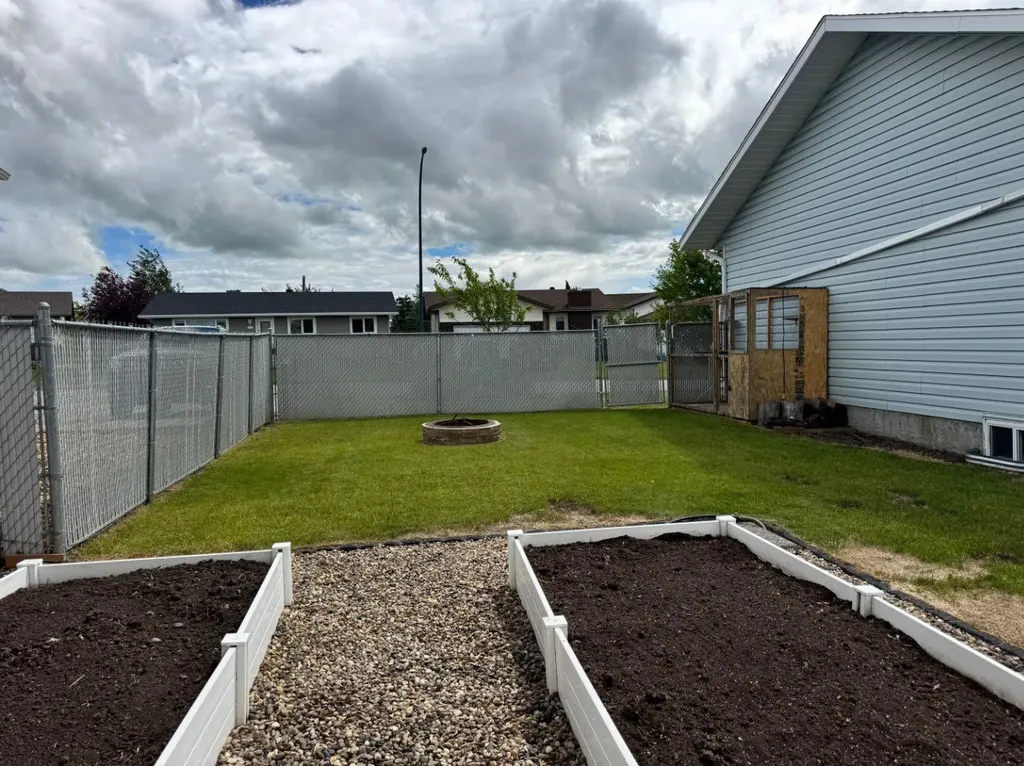 11300 110 Avenue Crescent Fairview AB T0H 1L0