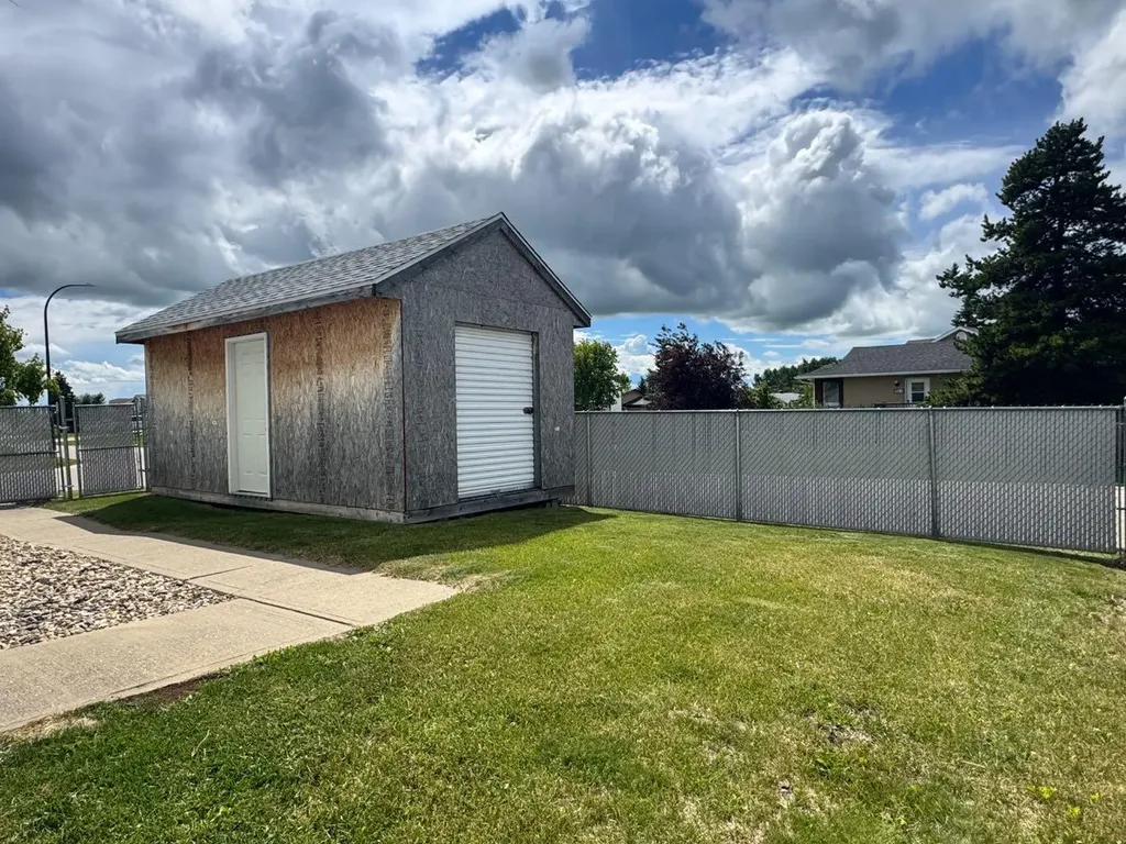 11300 110 Avenue Crescent Fairview AB T0H 1L0