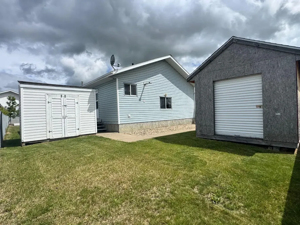 11300 110 Avenue Crescent Fairview AB T0H 1L0