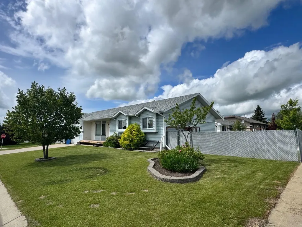 11300 110 Avenue Crescent Fairview AB T0H 1L0
