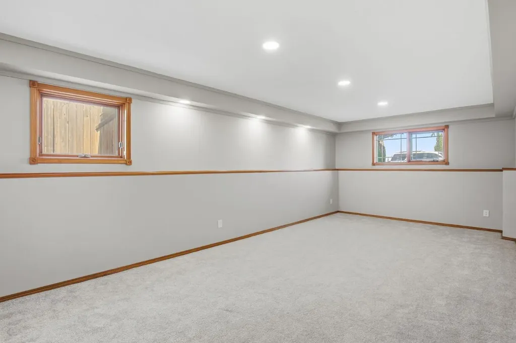 51 Duston Street Red Deer AB T4R 2K4