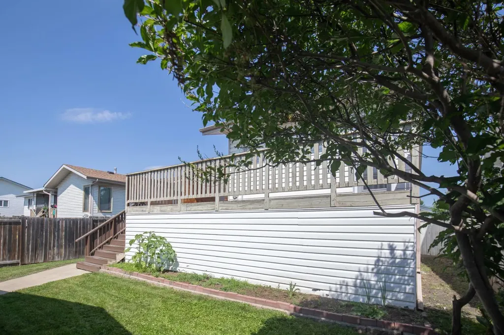 51 Duston Street Red Deer AB T4R 2K4