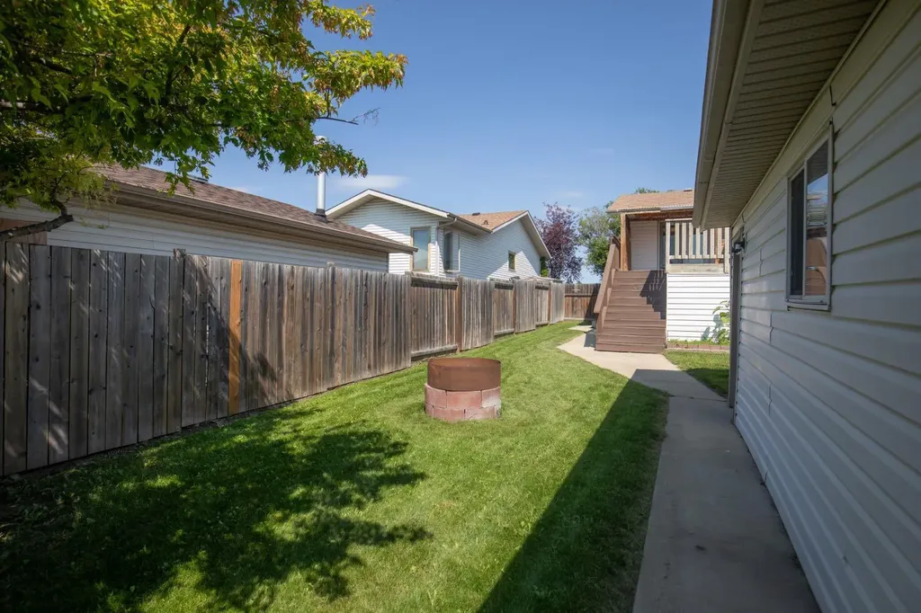 51 Duston Street Red Deer AB T4R 2K4