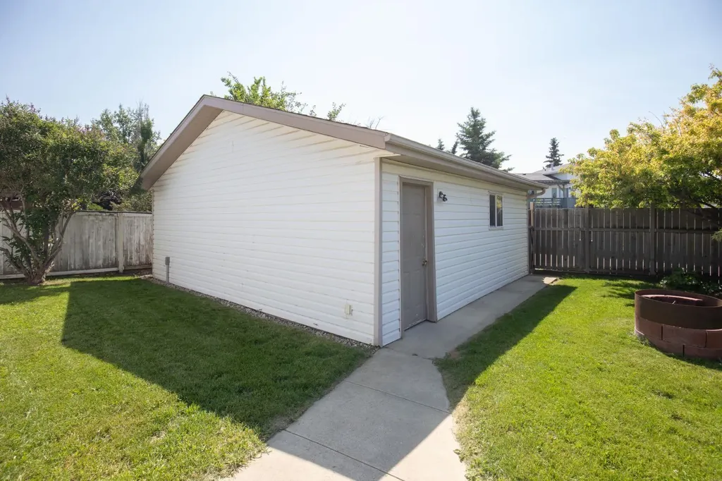 51 Duston Street Red Deer AB T4R 2K4