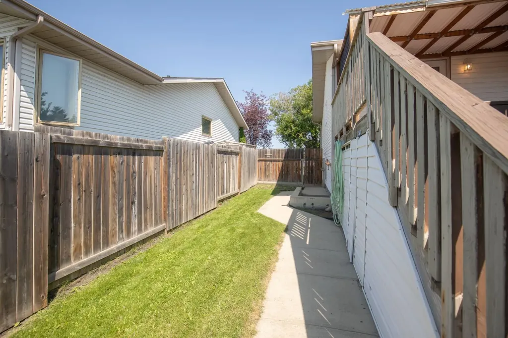 51 Duston Street Red Deer AB T4R 2K4