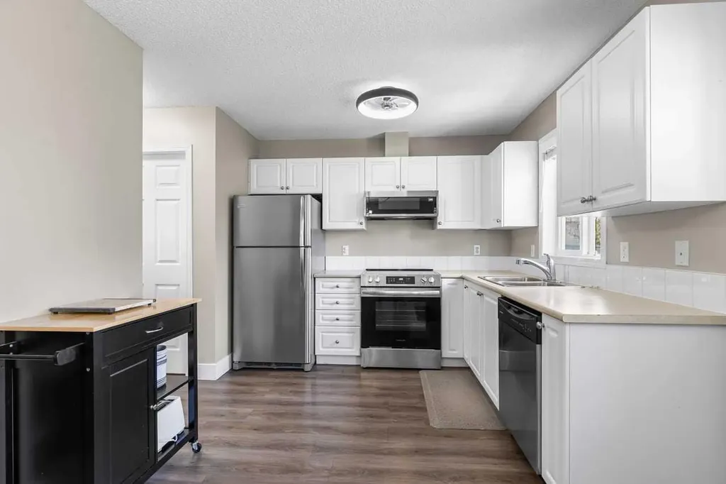 9 Citadel Point NW Calgary AB T3G 5L2