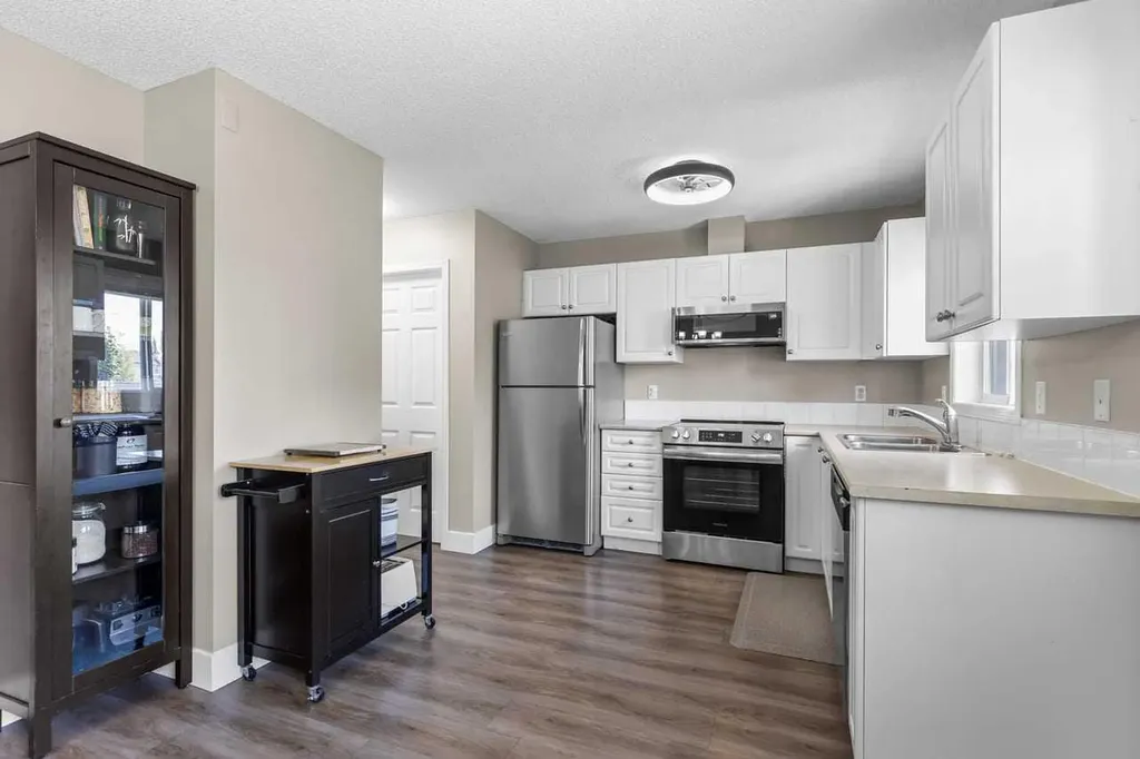 9 Citadel Point NW Calgary AB T3G 5L2