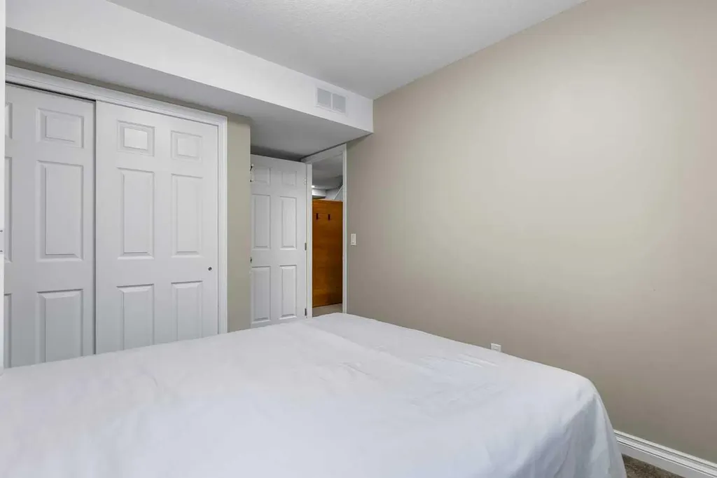 9 Citadel Point NW Calgary AB T3G 5L2