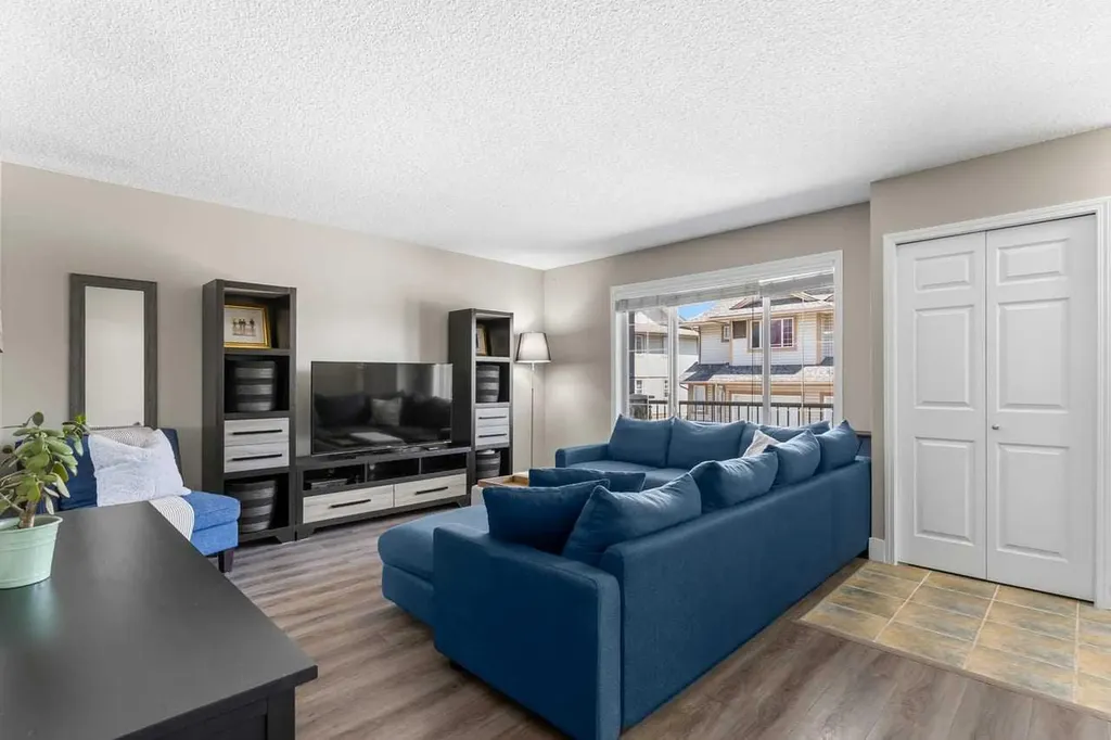9 Citadel Point NW Calgary AB T3G 5L2