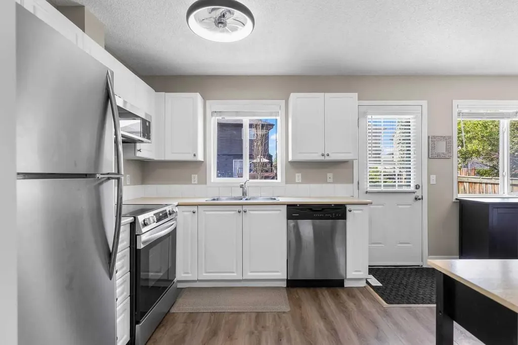 9 Citadel Point NW Calgary AB T3G 5L2