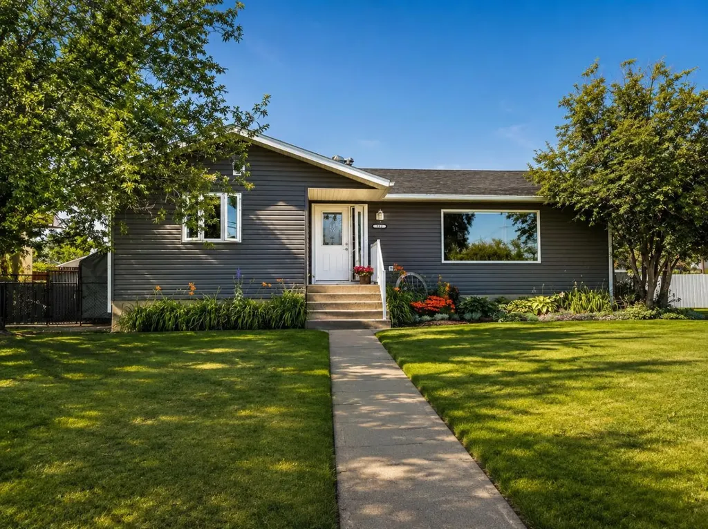 422 15 Street E Drumheller AB T0J0Y5