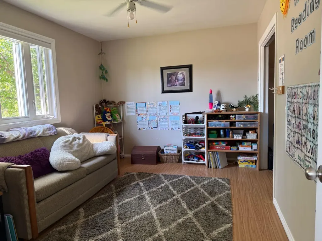 422 15 Street E Drumheller AB T0J0Y5