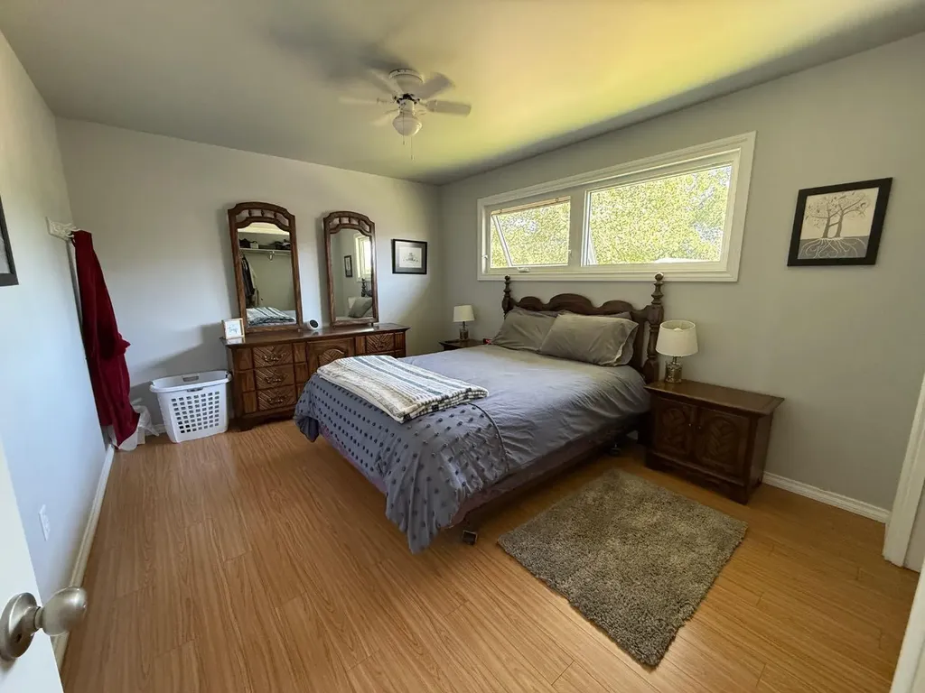 422 15 Street E Drumheller AB T0J0Y5