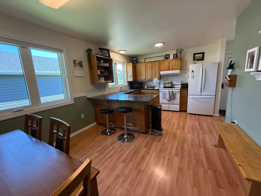 422 15 Street E Drumheller AB T0J0Y5