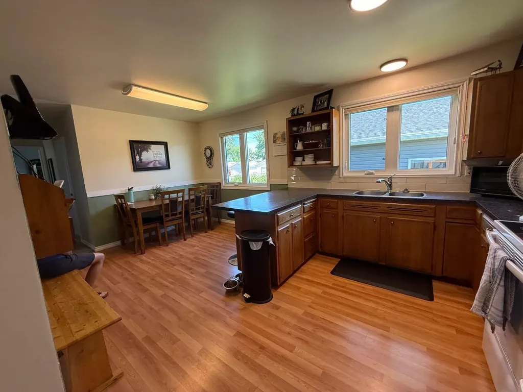 422 15 Street E Drumheller AB T0J0Y5