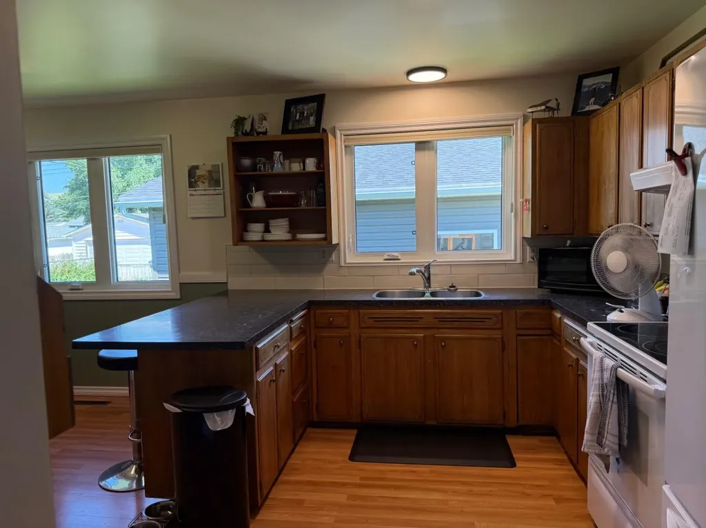 422 15 Street E Drumheller AB T0J0Y5