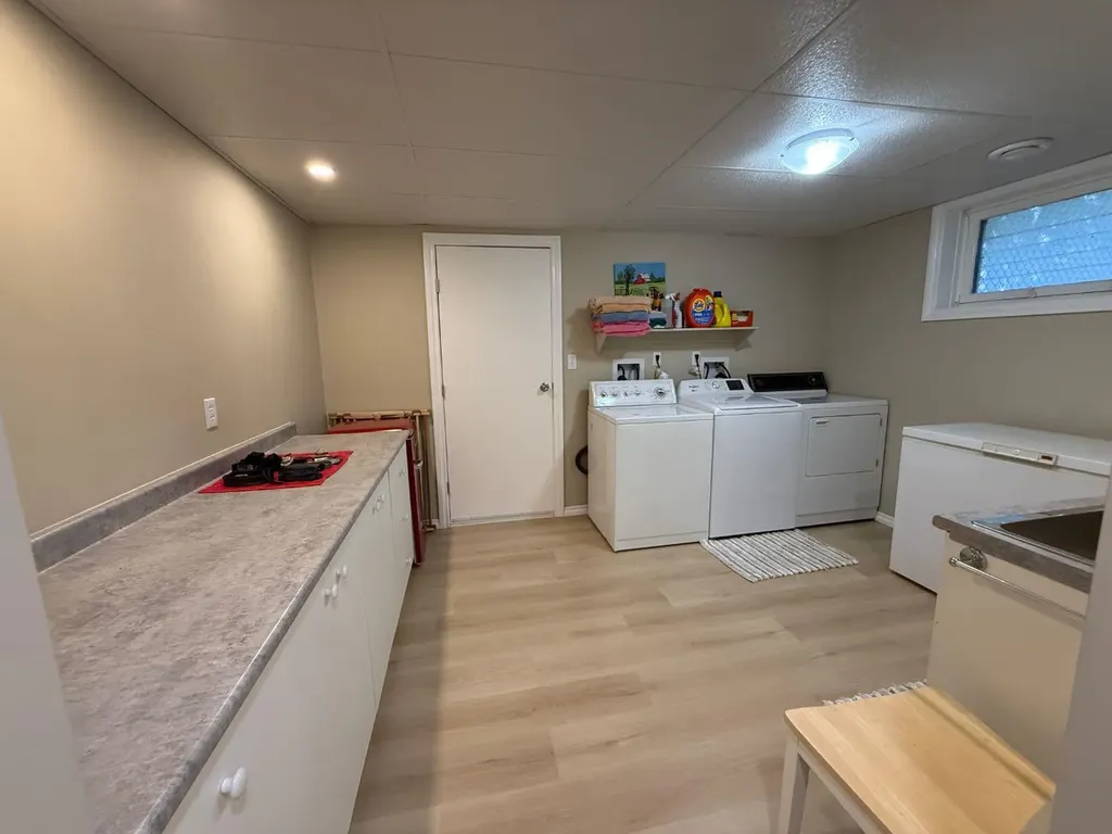 422 15 Street E Drumheller AB T0J0Y5