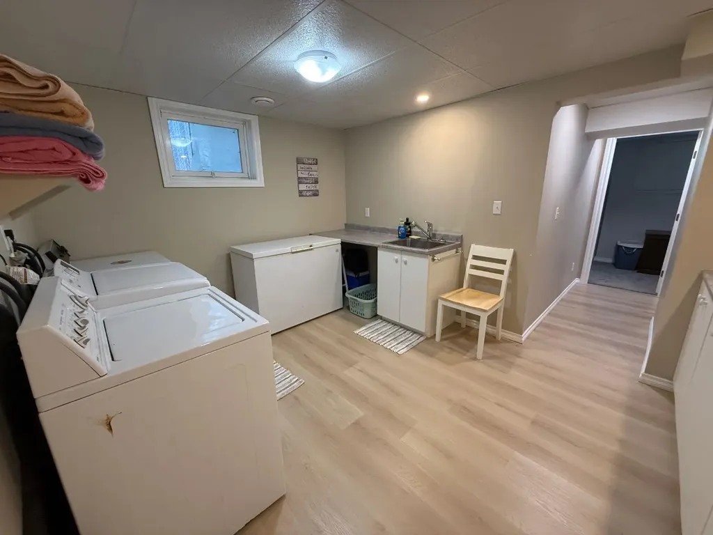 422 15 Street E Drumheller AB T0J0Y5