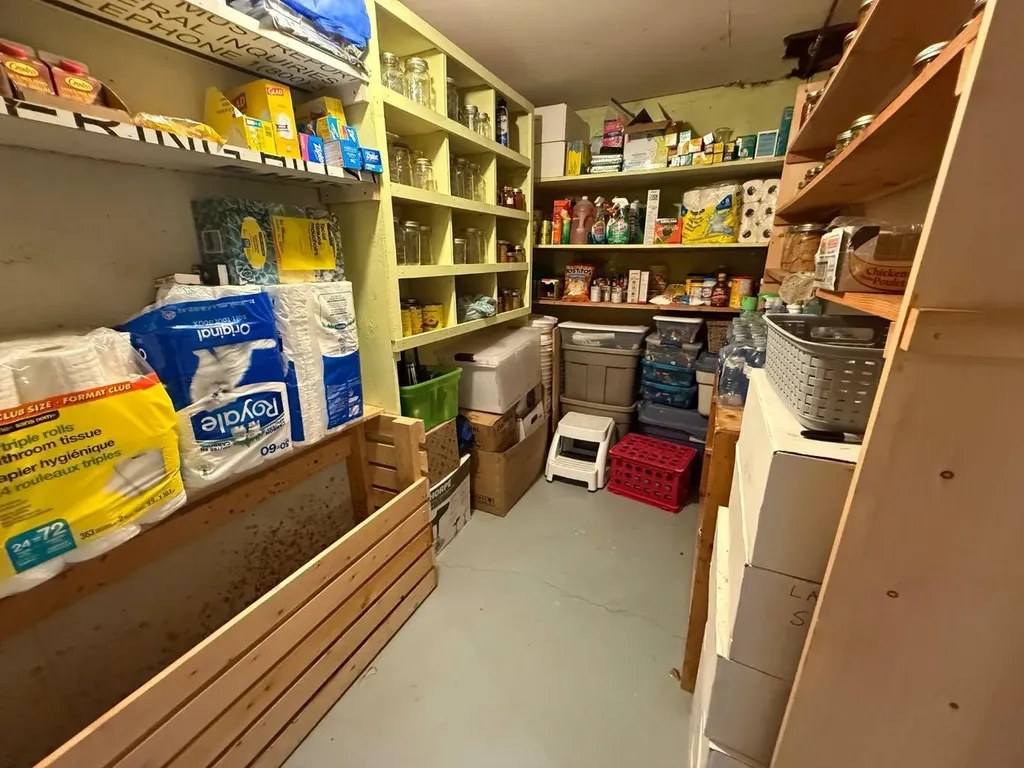 422 15 Street E Drumheller AB T0J0Y5