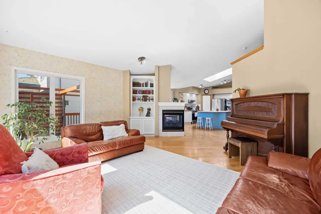 315 Rocky Ridge Bay NW Calgary AB T3G 4H8