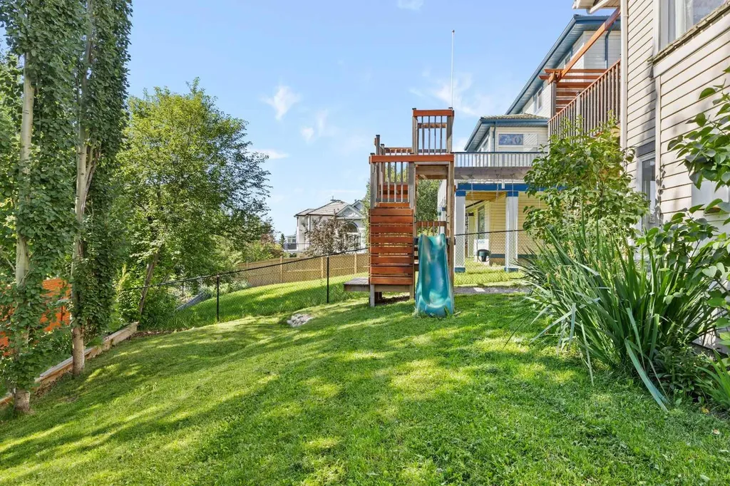 315 Rocky Ridge Bay NW Calgary AB T3G 4H8