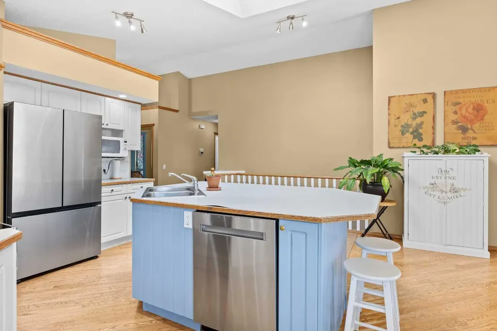 315 Rocky Ridge Bay NW Calgary AB T3G 4H8