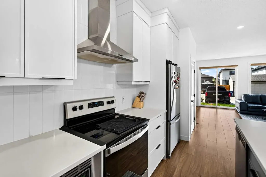 227 Chinook Gate Boulevard SW Airdrie AB T4B 5J4