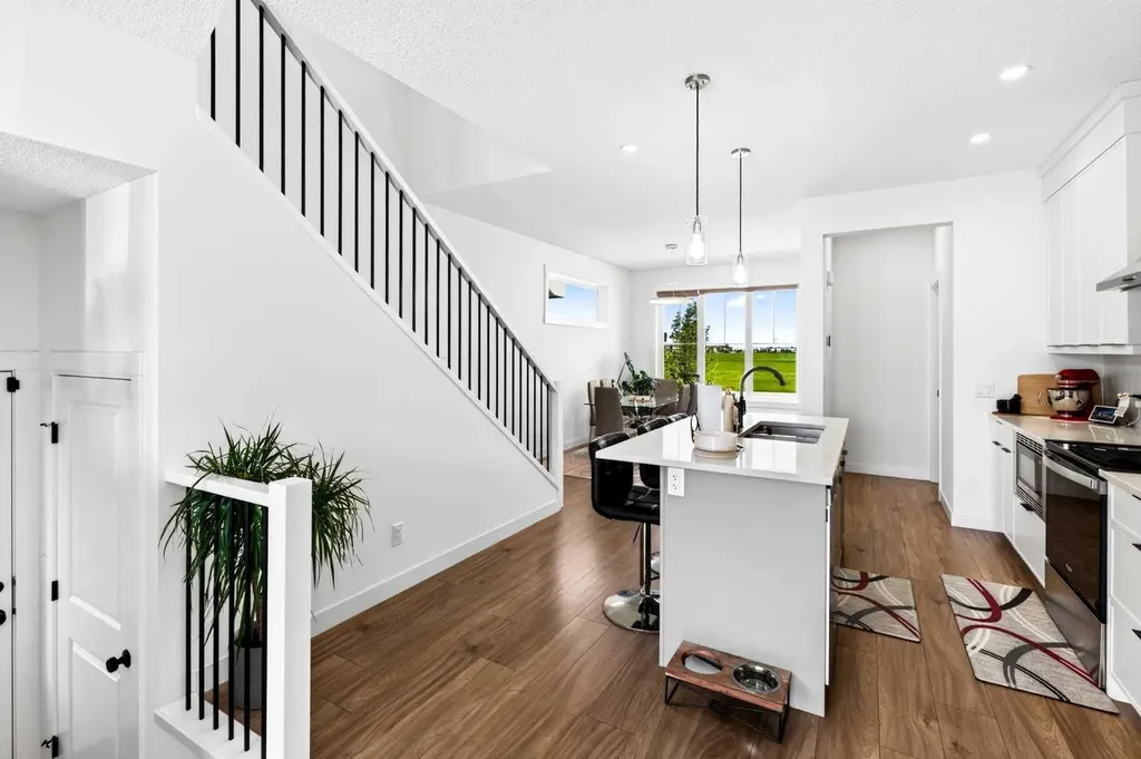 227 Chinook Gate Boulevard SW Airdrie AB T4B 5J4