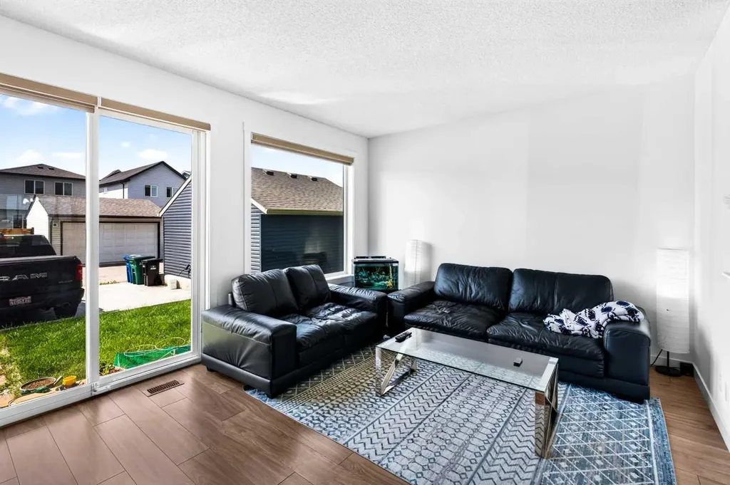 227 Chinook Gate Boulevard SW Airdrie AB T4B 5J4