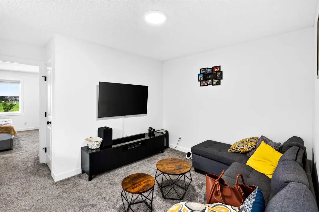 227 Chinook Gate Boulevard SW Airdrie AB T4B 5J4