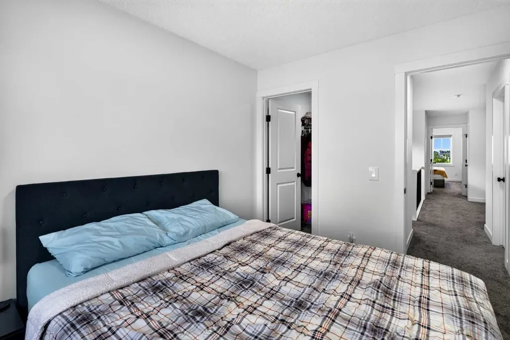 227 Chinook Gate Boulevard SW Airdrie AB T4B 5J4