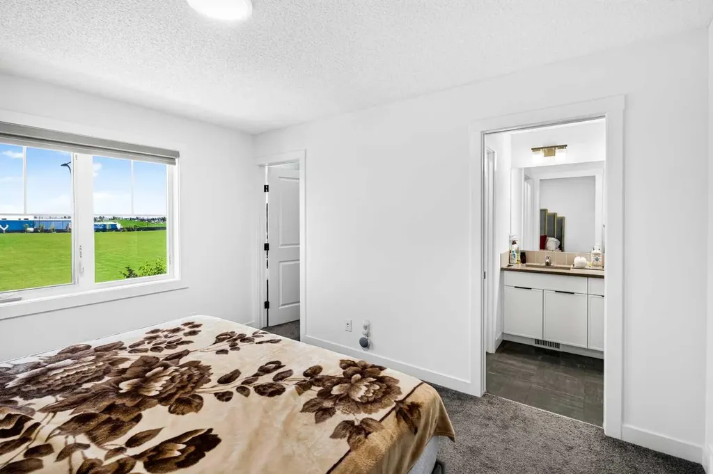 227 Chinook Gate Boulevard SW Airdrie AB T4B 5J4