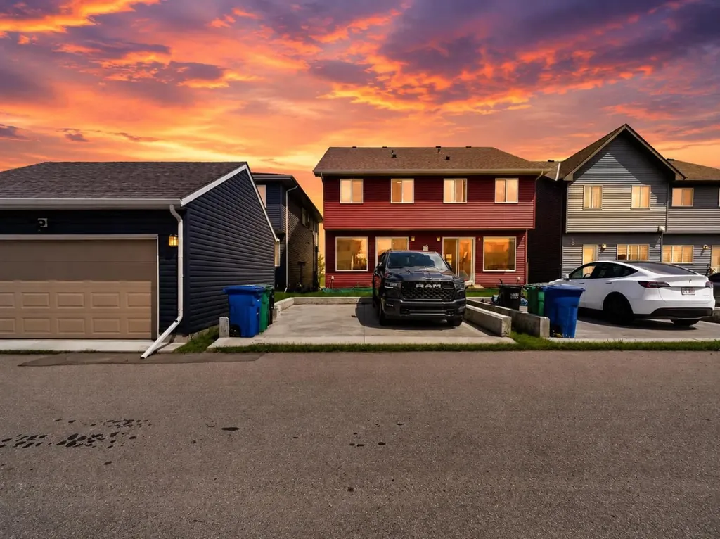 227 Chinook Gate Boulevard SW Airdrie AB T4B 5J4