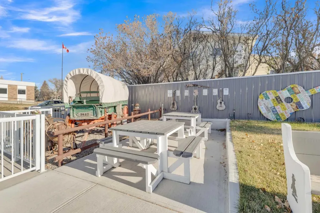 2027 20 Avenue Bowden AB T0M0K0