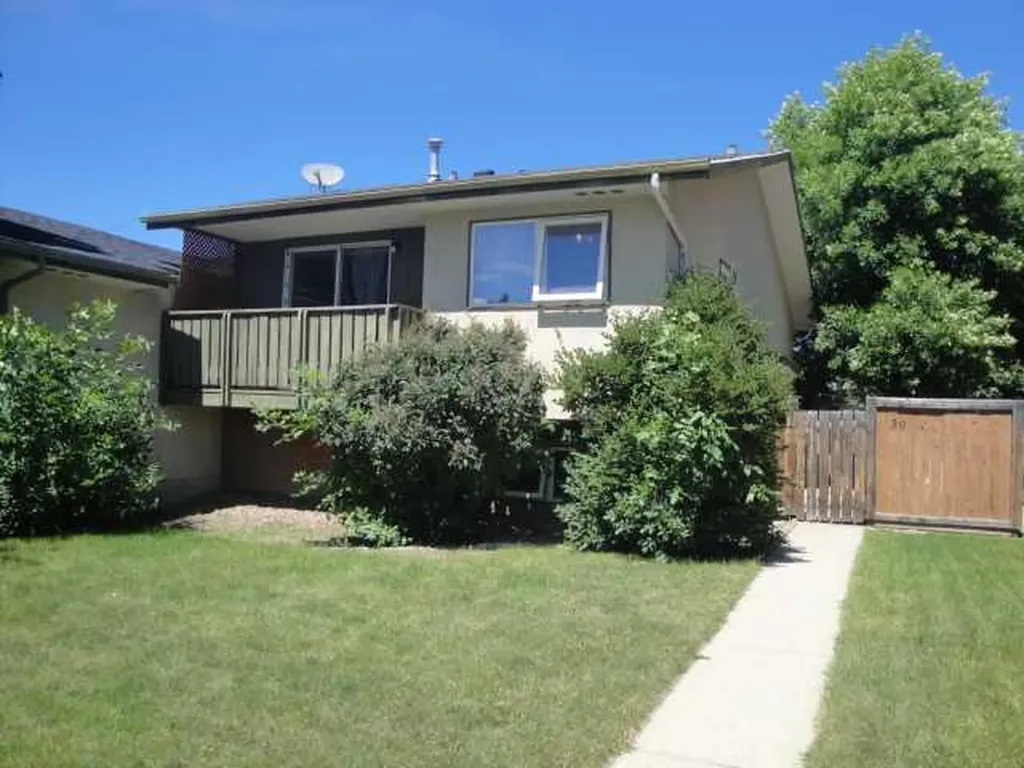 39 Meadowlark Boulevard N Lethbridge AB T1H 4R4