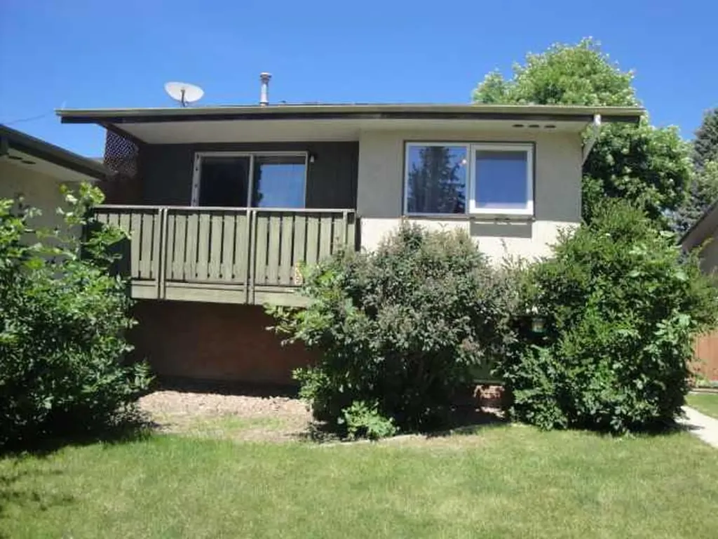 39 Meadowlark Boulevard N Lethbridge AB T1H 4R4