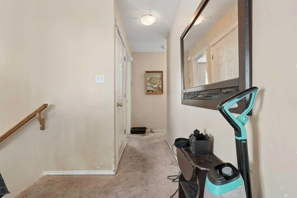 84 Aberdeen Road W Lethbridge AB T1J 4Z2