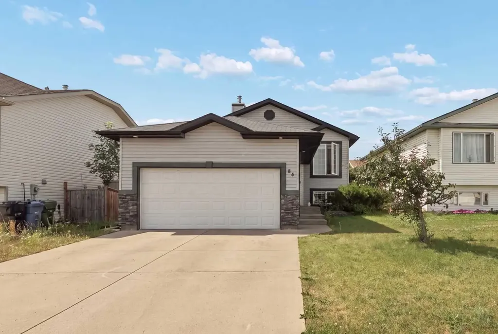 84 Aberdeen Road W Lethbridge AB T1J 4Z2