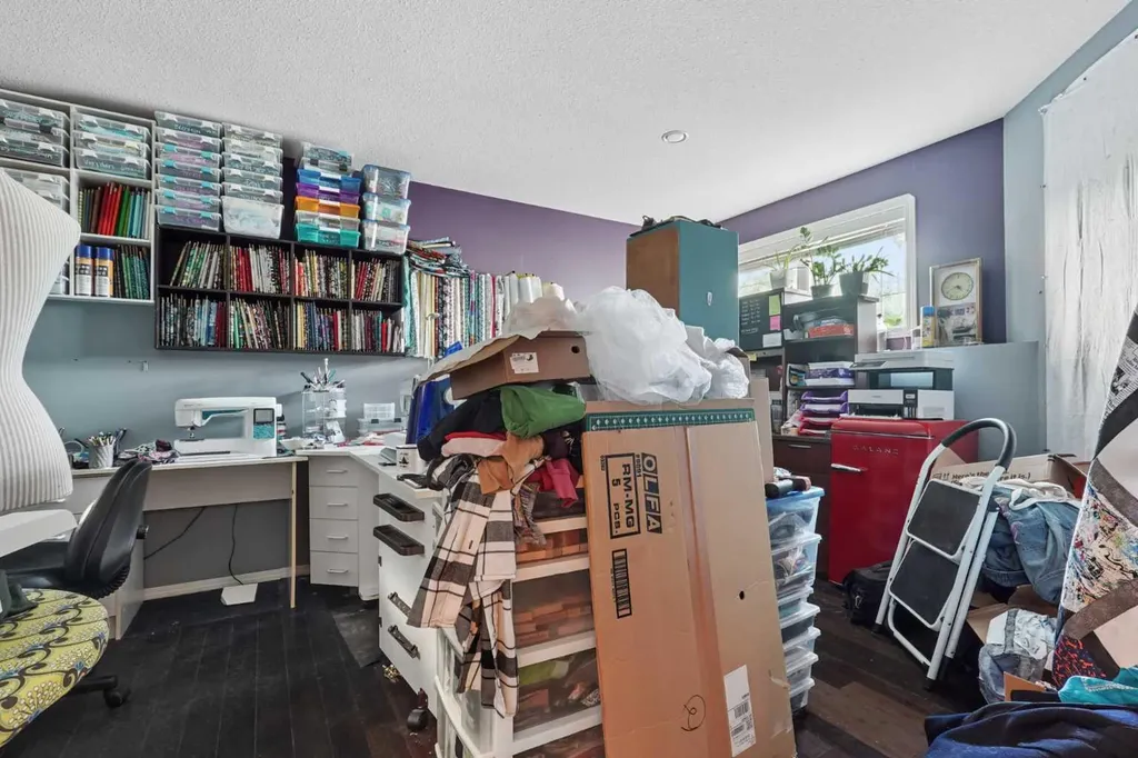 84 Aberdeen Road W Lethbridge AB T1J 4Z2