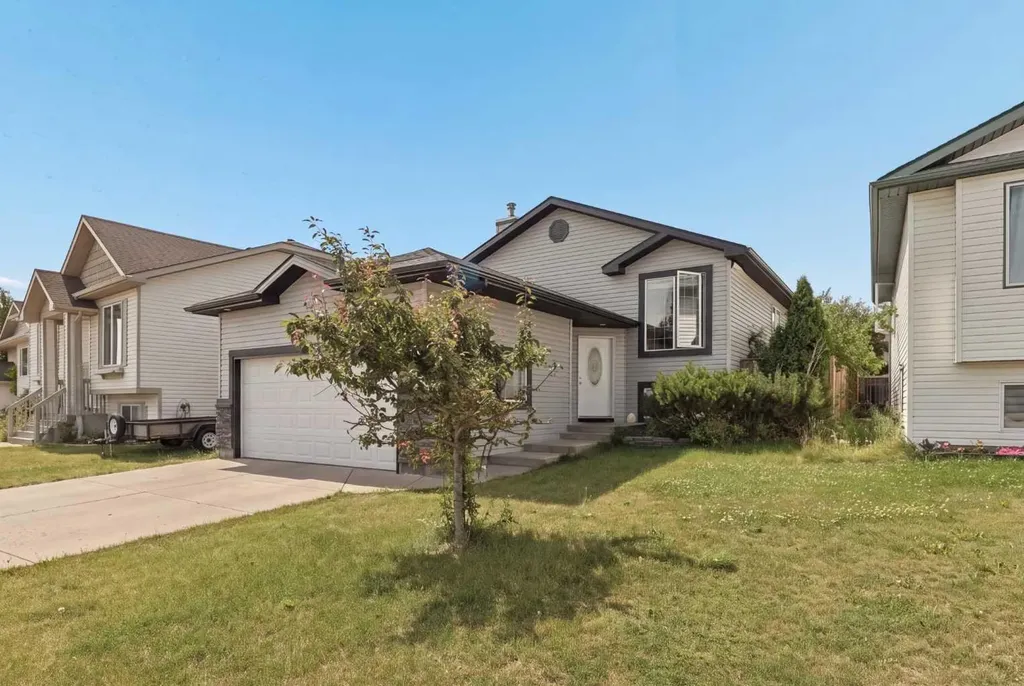 84 Aberdeen Road W Lethbridge AB T1J 4Z2
