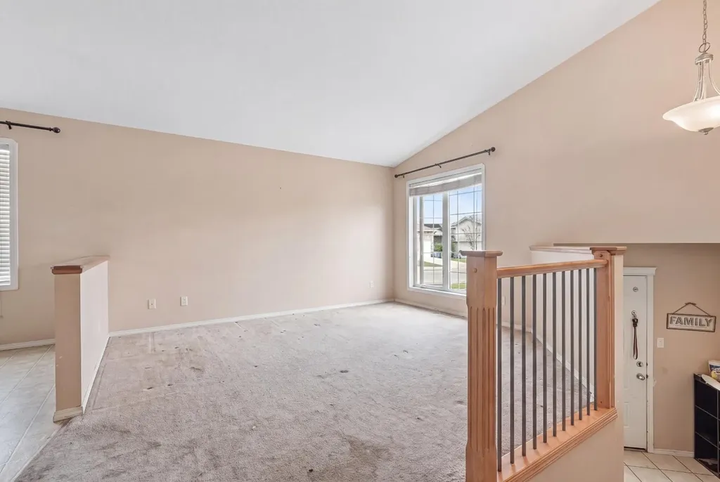 84 Aberdeen Road W Lethbridge AB T1J 4Z2