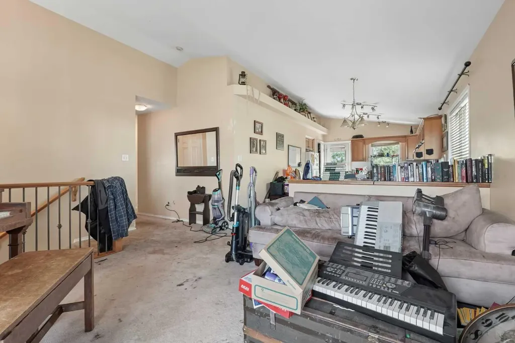 84 Aberdeen Road W Lethbridge AB T1J 4Z2