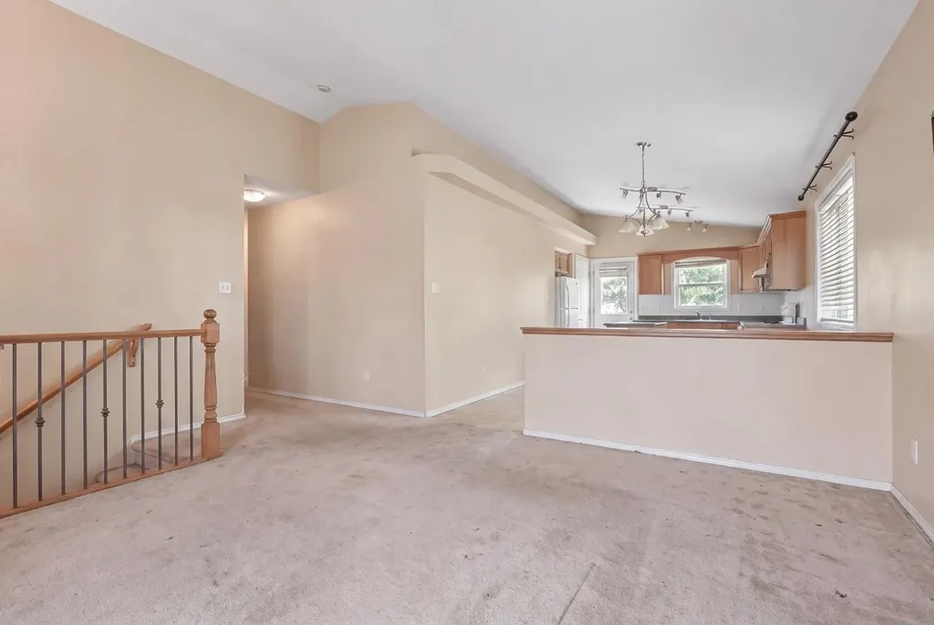 84 Aberdeen Road W Lethbridge AB T1J 4Z2