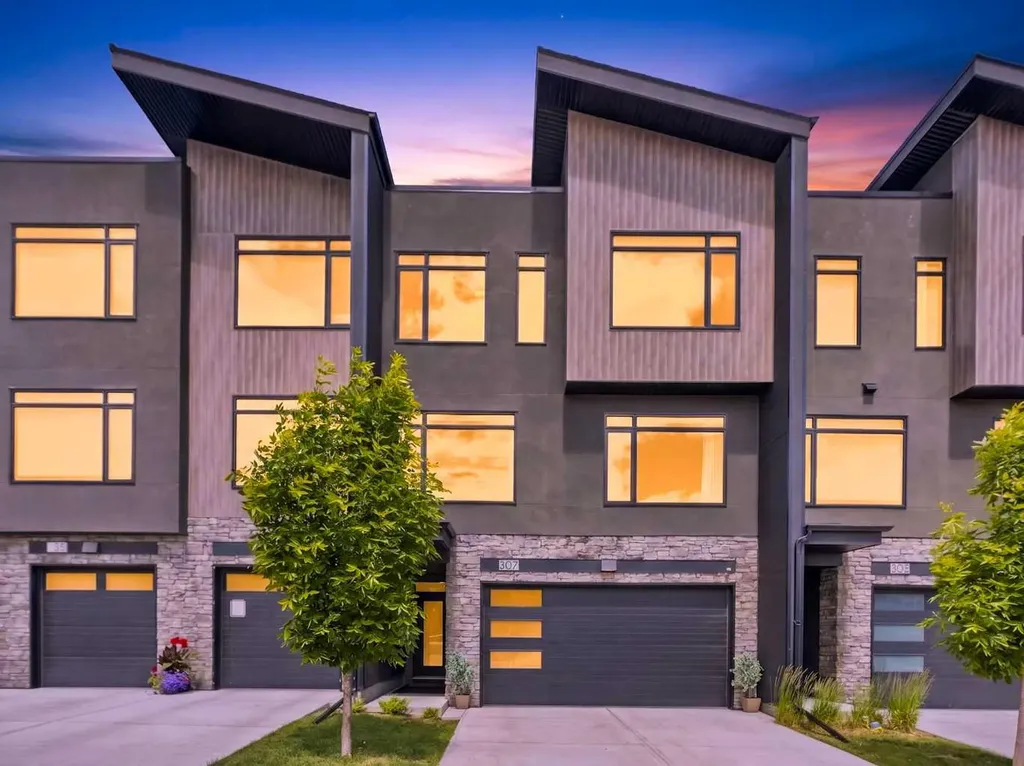 307 Royal Elm Road NW Calgary AB T3G 0G8