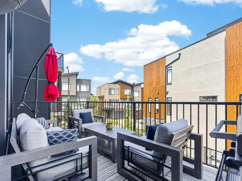 307 Royal Elm Road NW Calgary AB T3G 0G8