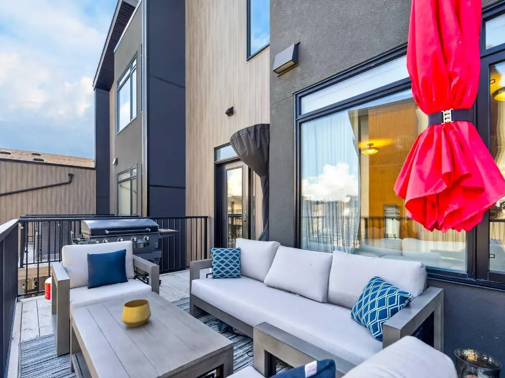 307 Royal Elm Road NW Calgary AB T3G 0G8