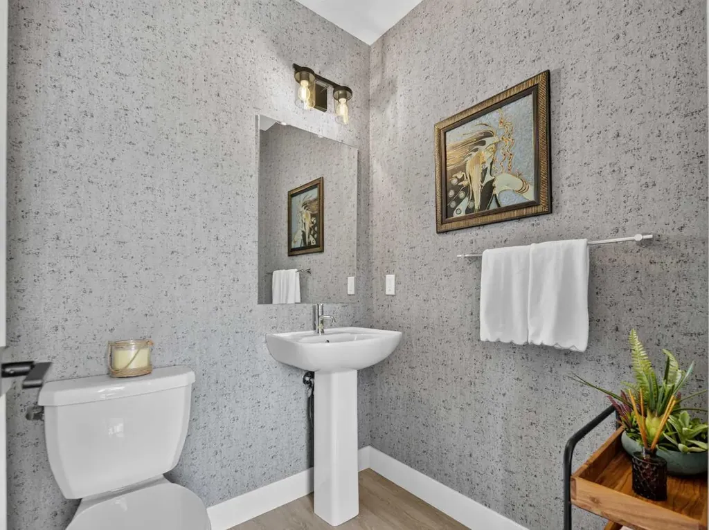 307 Royal Elm Road NW Calgary AB T3G 0G8